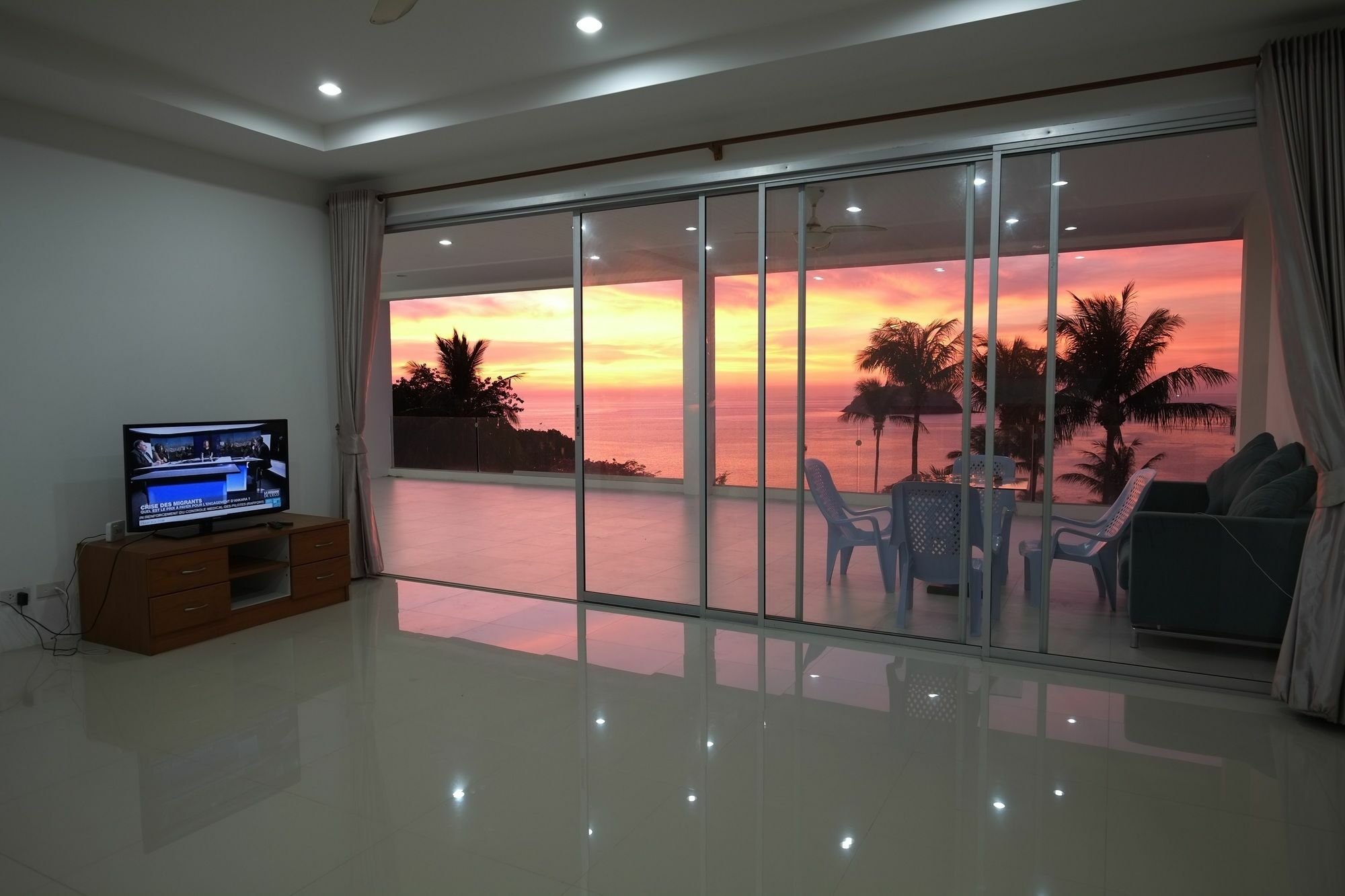 Cool Breeze Bungalow Karon Exterior photo
